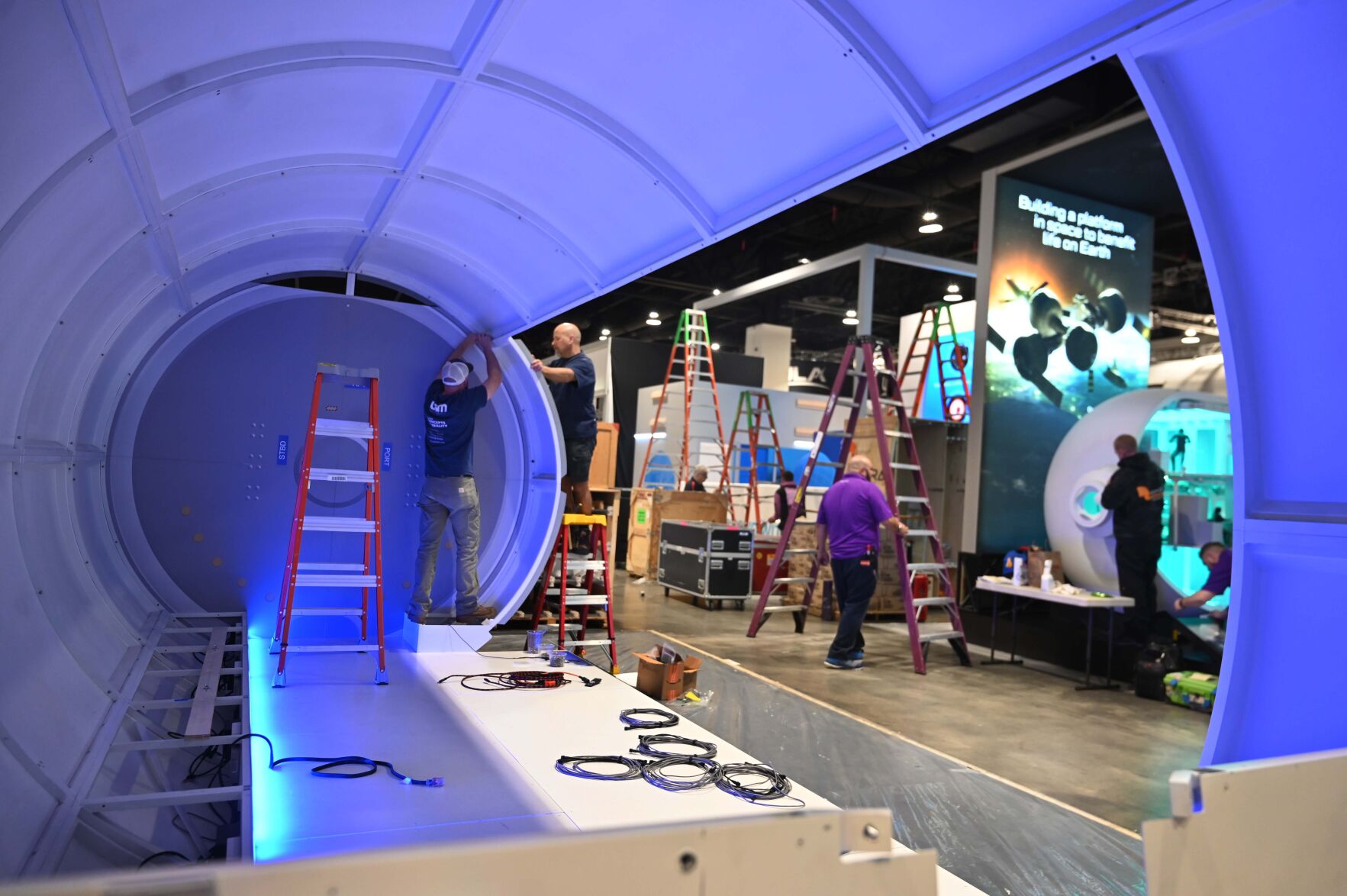 040422-news-space 04.JPG